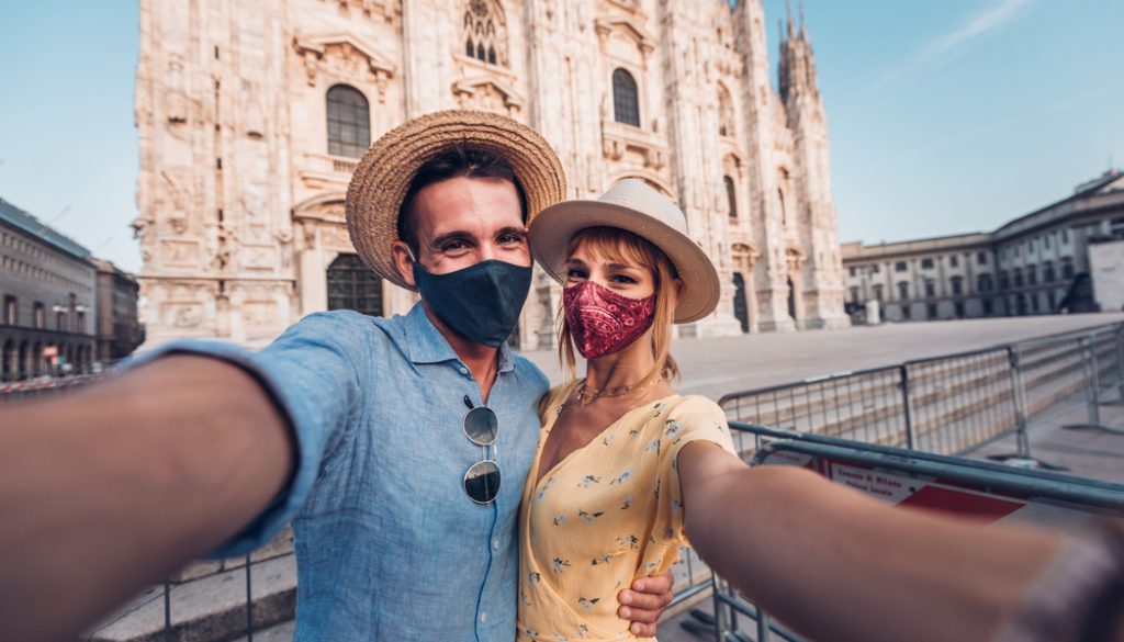 Tourists,With,Face,Mask,Taking,A,Selfie,At,Duomo,Of